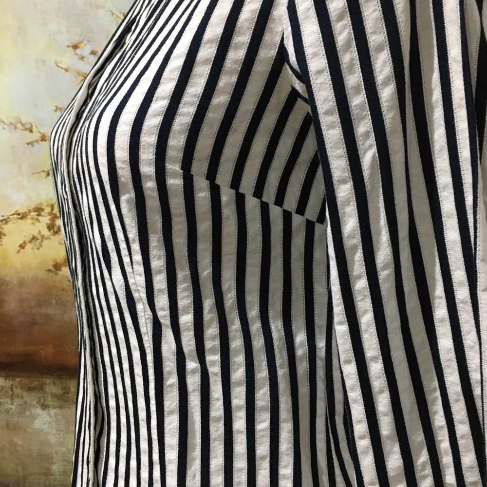 EUC TALBOTS Petite Button Down Shirt - Picture 3 of 13
